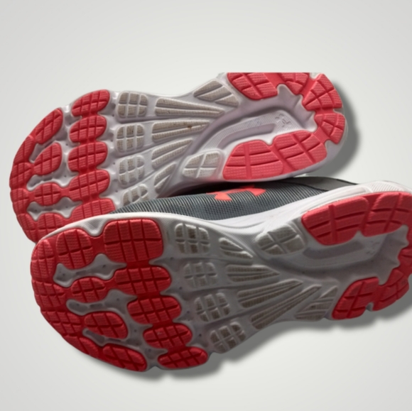 Under Armour running shoes - Picture 2 of 3